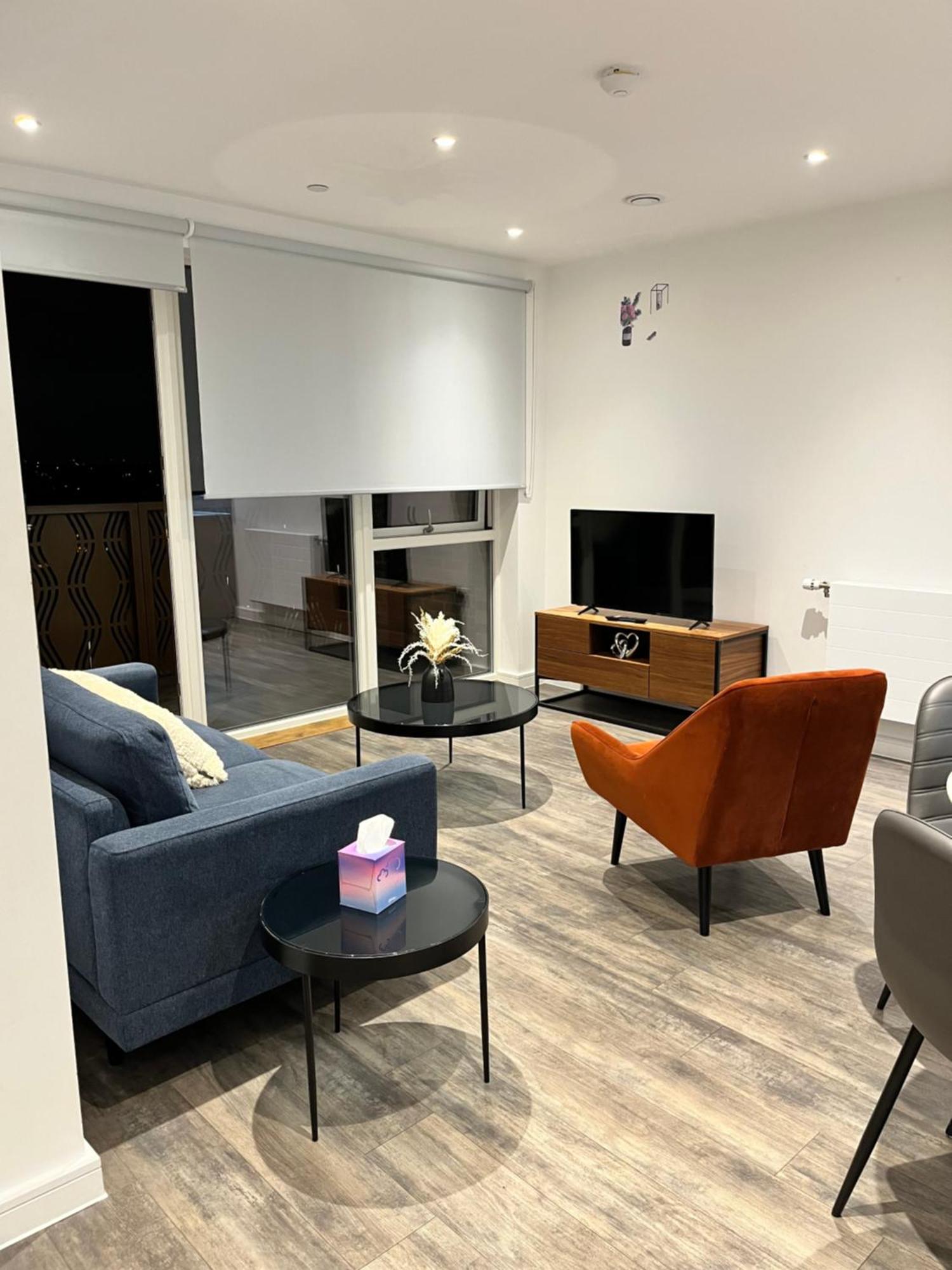 One Bedroom Apartment Баркинг Экстерьер фото