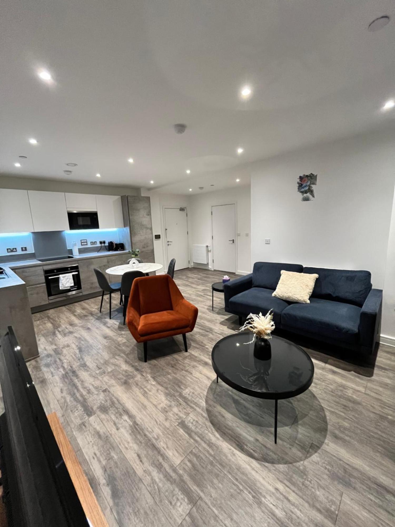 One Bedroom Apartment Баркинг Экстерьер фото